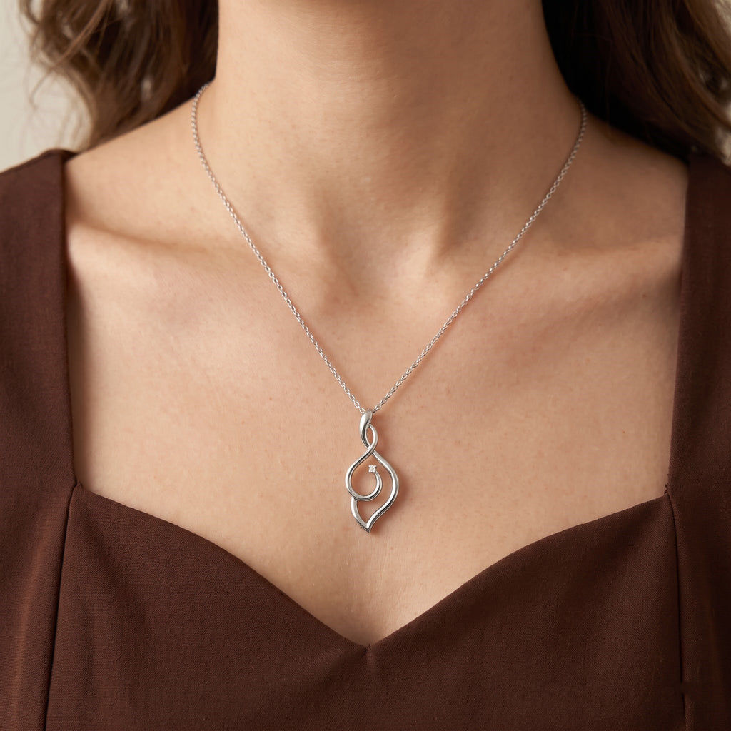 Flamme Twist Necklace